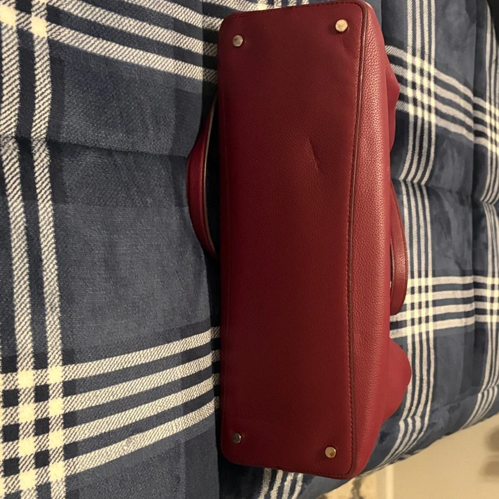 Kate Spade Cherry Red Shoulder Bag with Gold Chain - Picture 9 of 9